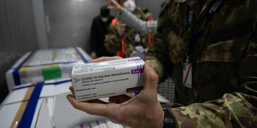 VACCINO ASTRAZENECA: STOP TOTALE in OLANDA e in GRAN BRETAGNA muoiono 7 persone dopo la SOMMINISTRAZIONE.