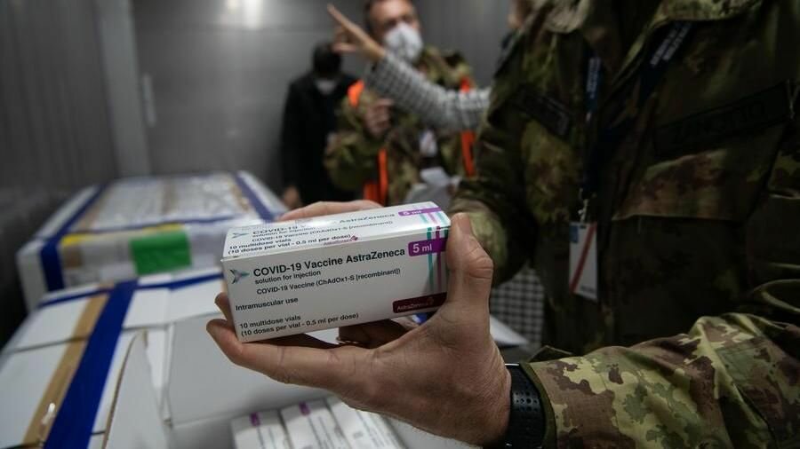 VACCINO ASTRAZENECA: STOP TOTALE in OLANDA e in GRAN BRETAGNA muoiono 7 persone dopo la SOMMINISTRAZIONE.