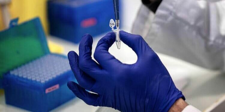 Microchip sottopelle rileva Covid prima dei sintomi: come funziona