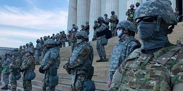 Rivolta militare contro Joe Biden