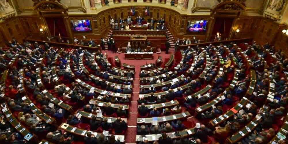 L’assemblea nazionale francese boccia il pass sanitario. Dura punizione per Macron