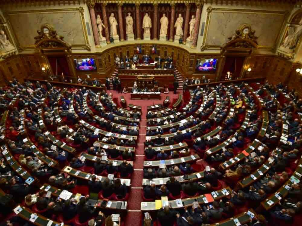 L’assemblea nazionale francese boccia il pass sanitario. Dura punizione per Macron