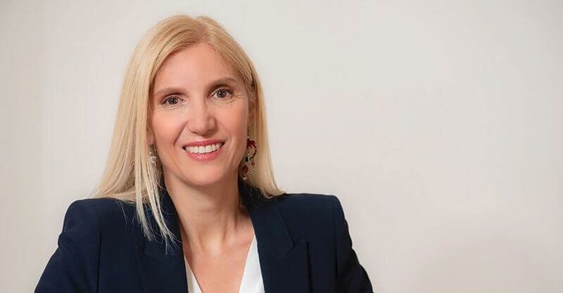 Renate Holseizen, l'avvocato italiana che collabora con Reiner Fuellmich