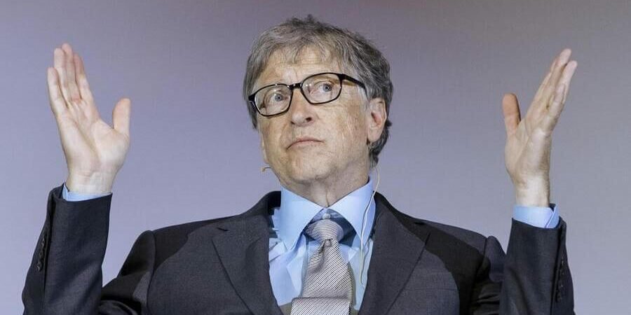 Bill Gates sotto accusa, i suoi dipendenti lo attaccano: “È solo un essere umano imbarazzante, per lui le regole non valgono”
