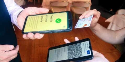 Green pass, contrordine! Titolari dei locali possono chiedere i documenti
