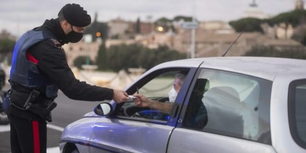 Coprifuoco solo per chi non ha il green pass e zone arancioni in Sicilia