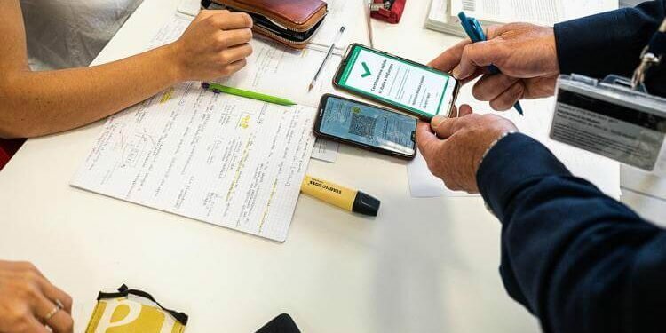 Green pass scuola genitori, obbligo anche per loro