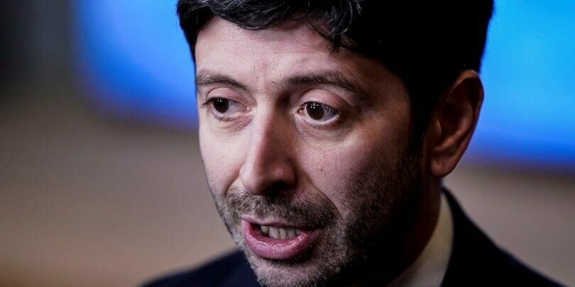 Belpietro: "Tachipirina e vigile attesa, Speranza risponderà sulla strage?"