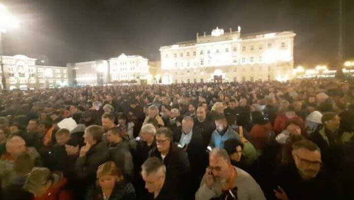 Trieste, accordo tra Portuali e Prefetto: sabato incontro con Governo per togliere il Green pass