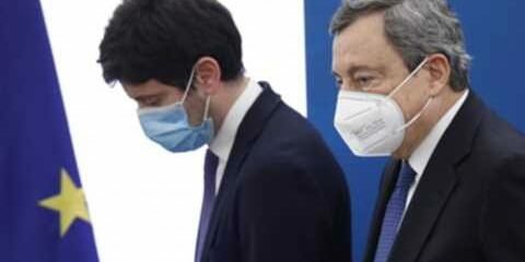 Green pass obbligatorio, la corsa ai vaccini non c’è