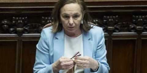 Lamorgese nei guai. Dossier conferma: assedio alla Cgil fu “permesso”