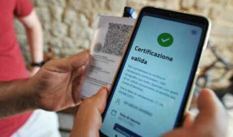 Green pass, italiani chiedono aiuto alla Commissione UE: richieste finiscono nella spazzatura