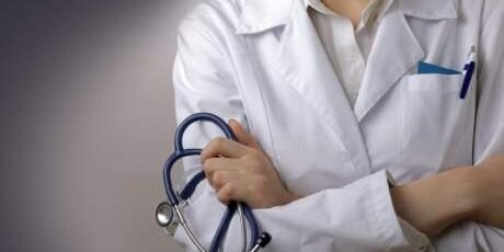 Vaccino Covid, medici sospesi salgono a 1264