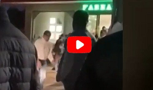 Farmacista si sfoga davanti al gazebo dei tamponi: «E’ un virus inventato»