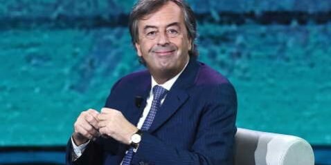 Burioni: No vax non si contagiano perchè fanno manifestazioni all’aperto