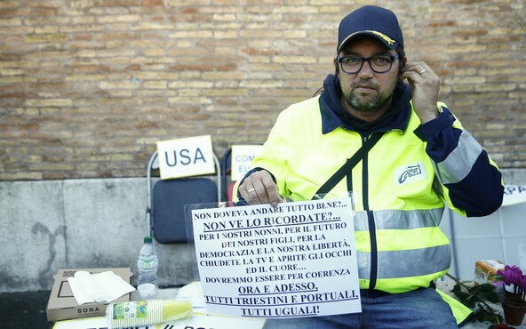 Stefano Puzzer espulso da Roma per un anno. Daspo per il leader dei portuali
