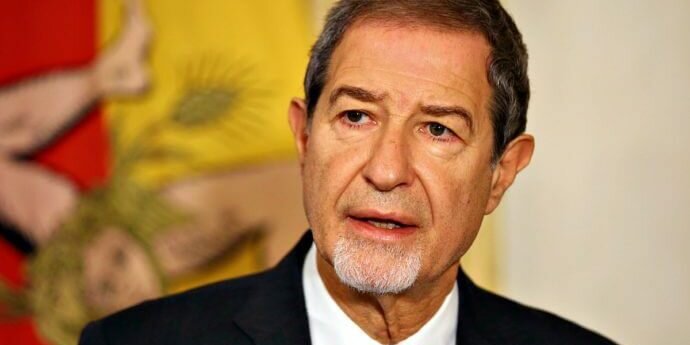 Sicilia, torna obbligo mascherina all’aperto