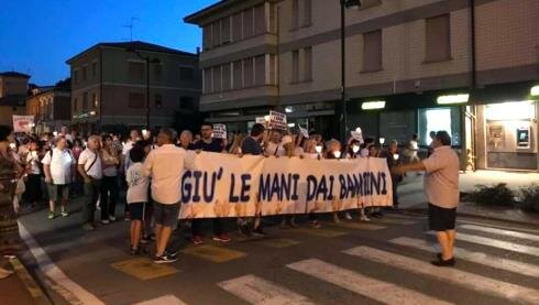 Bibbiano, tutti i 10 bimbi sottratti alle famiglie sono tornati a casa