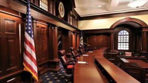 Usa, giudice federale blocca obbligo vaccinale per operatori sanitari in 10 Stati