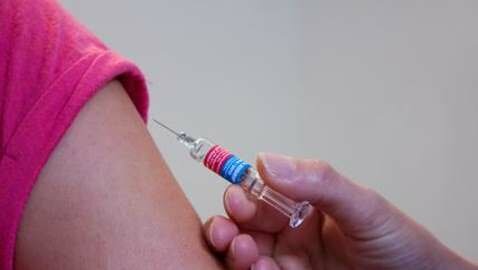 Vaccino bambini: dai 5 agli 11 anni con Pfizer. Via libera arrivato dopo soli 1518 test