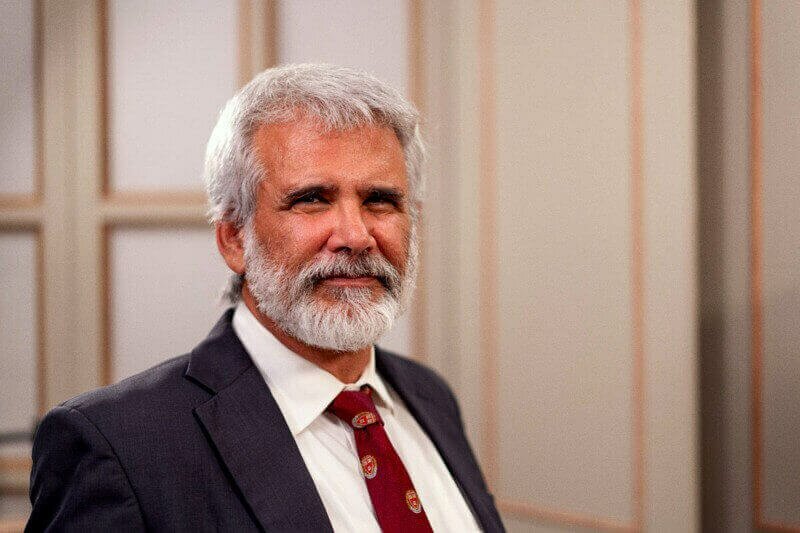 Malone, l’inventore del vaccino a mRNA, mette in dubbio la strategia di obbligatorietà della vaccinazione COVID-19