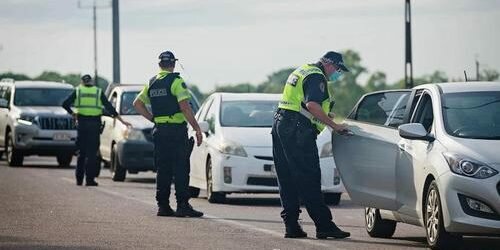 Australia: caccia ai ragazzi fuggiti dai campi di quarantena