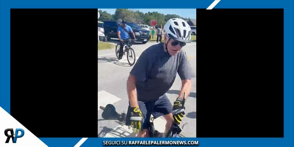 Joe Biden cade dalla bicicletta al Cape Henlopen State Park (Video)