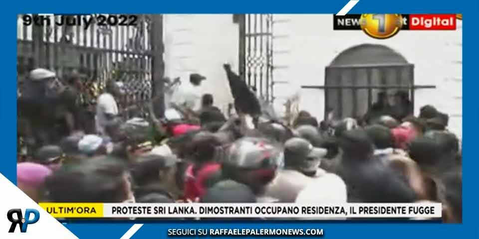 Sri Lanka stritolato dalla crisi: il presidente fugge dal palazzo