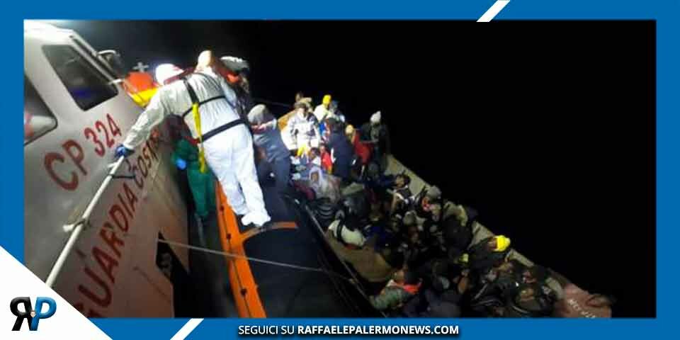Migranti, 110 sbarcati a Lampedusa