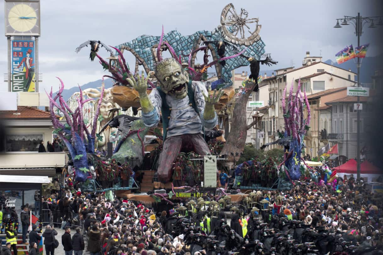 Carnevale di Viareggio 2026, programma ed eventi da non perdere