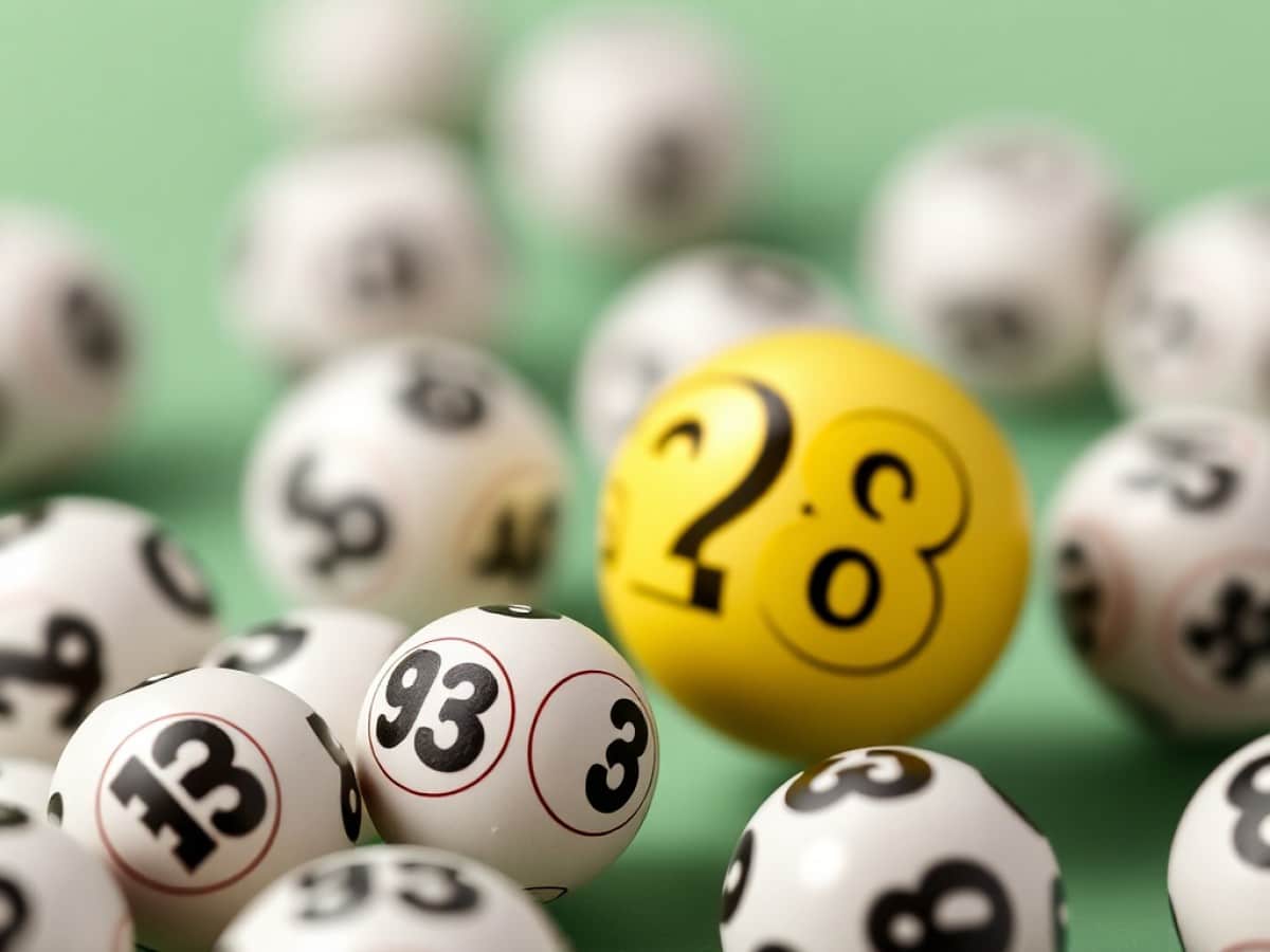 Lotto e Superenalotto, l’estrazione di oggi 28 maggio: numeri vincenti
Lifestyle
Le estrazioni dei numeri dei giochi...
28 mag - 19:40