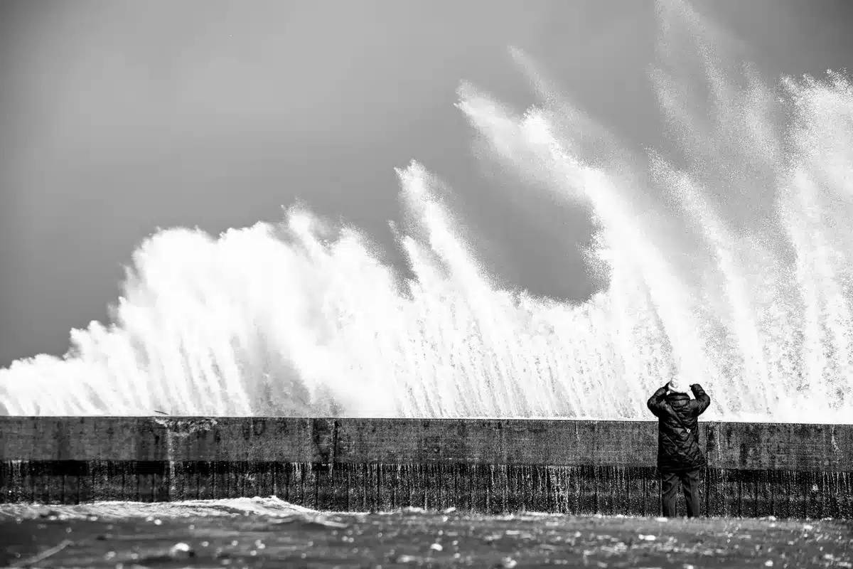 Una fotografia storica che cattura un momento di grande impatto sociale e culturale