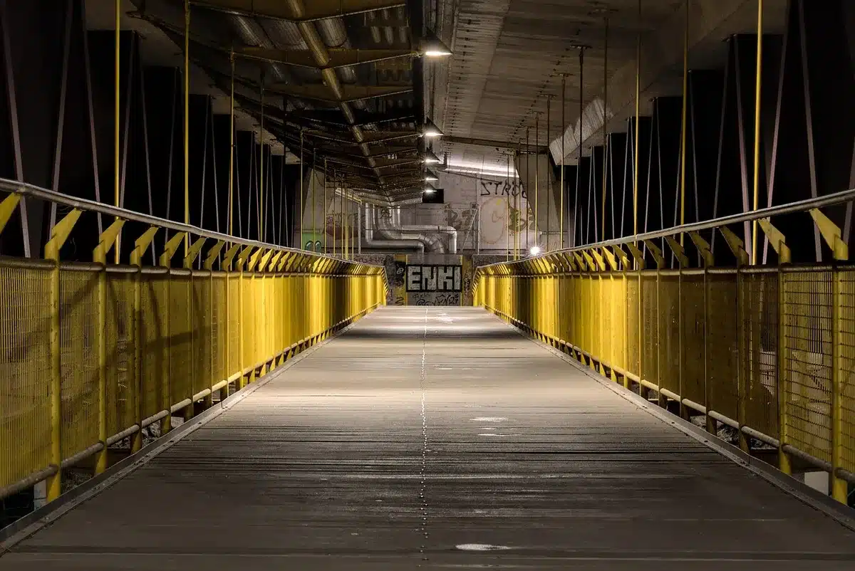 Rappresentazione grafica di un tunnel criptato tra dispositivo e internet