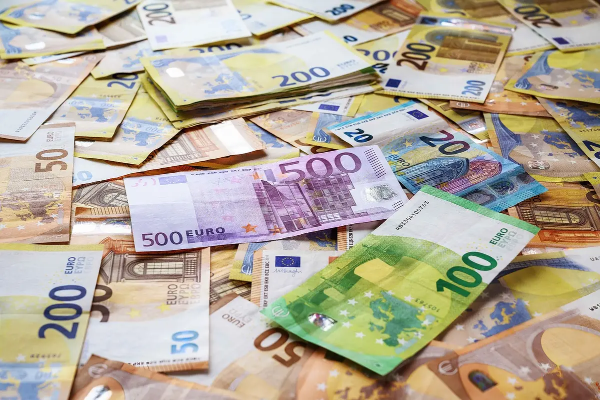 Grafico statistico che mostra la crescita del PIL dell'Eurozona