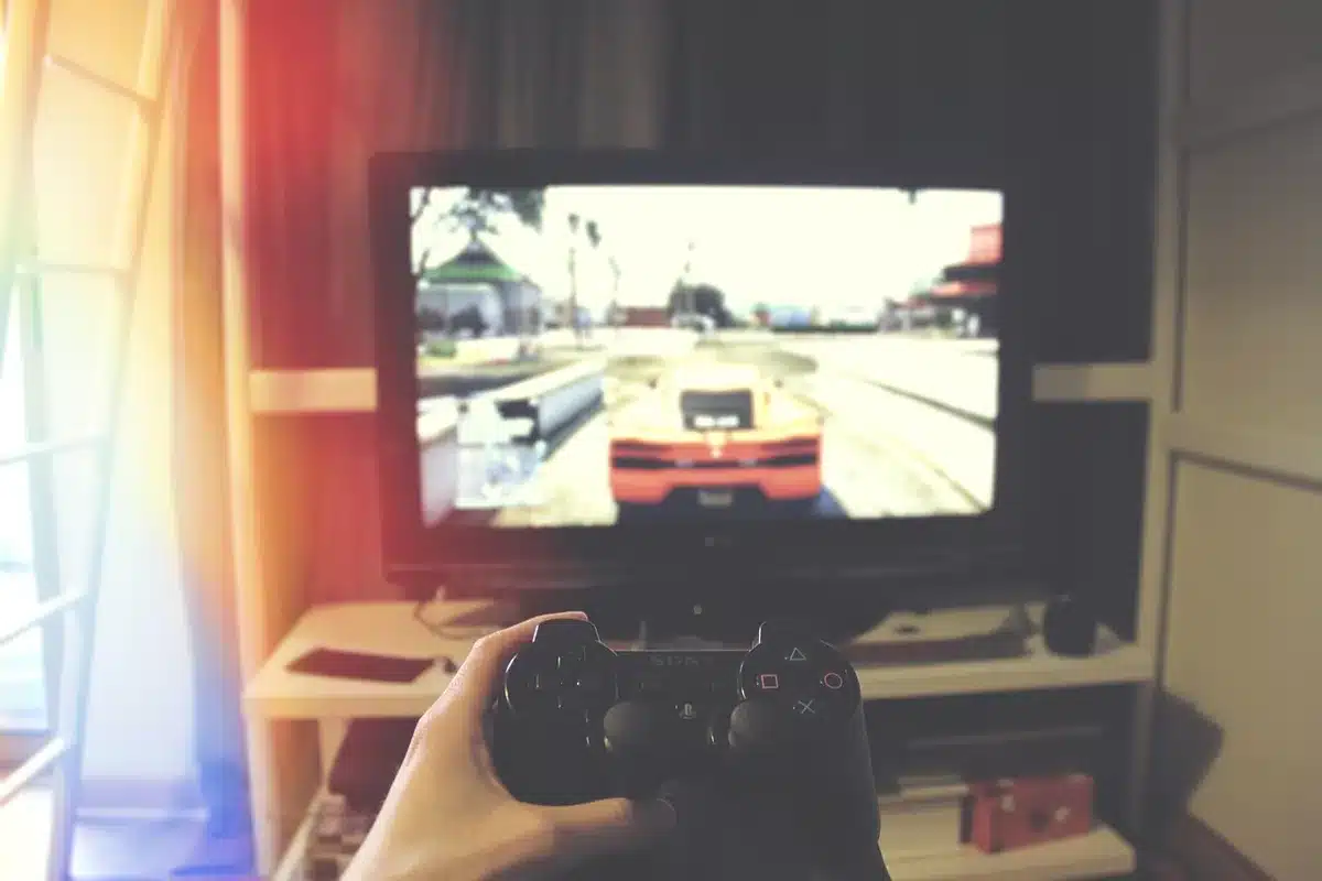 Controller con grilletti adattivi e superfici tattili
