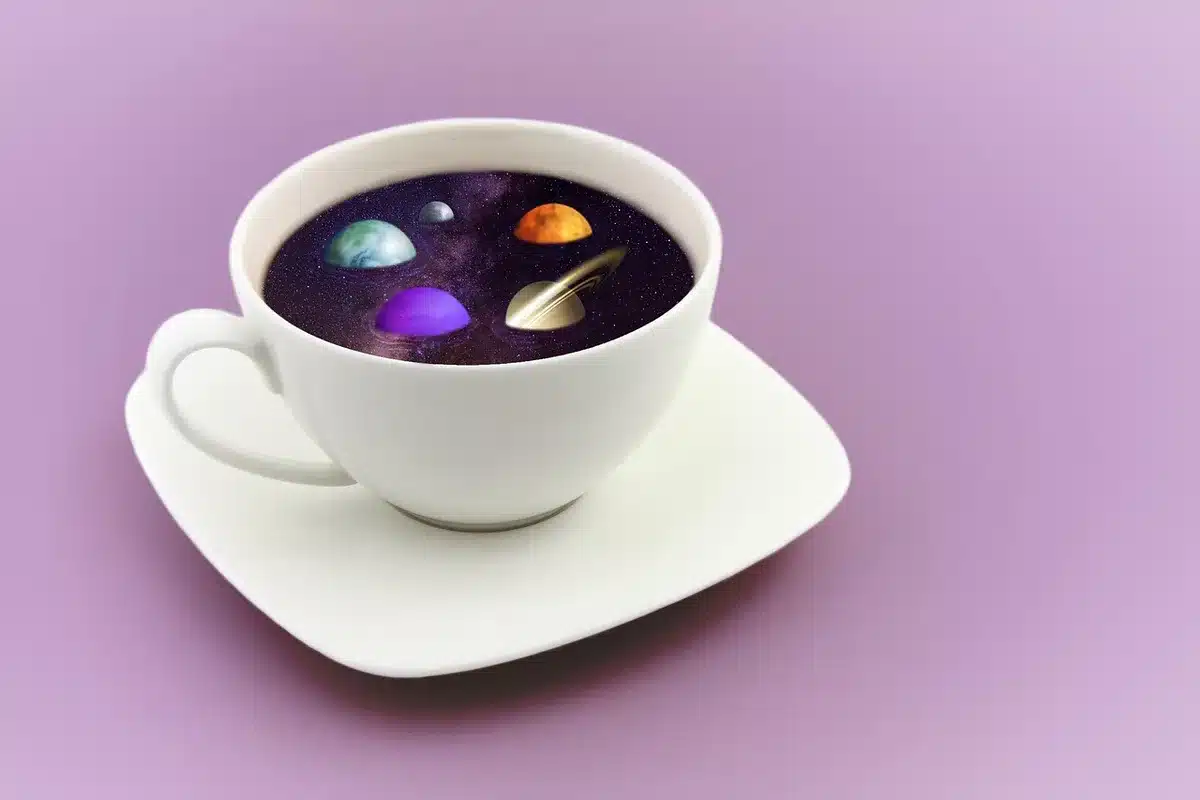 Grafico astrologico con transiti planetari che illustra tendenze mensili
